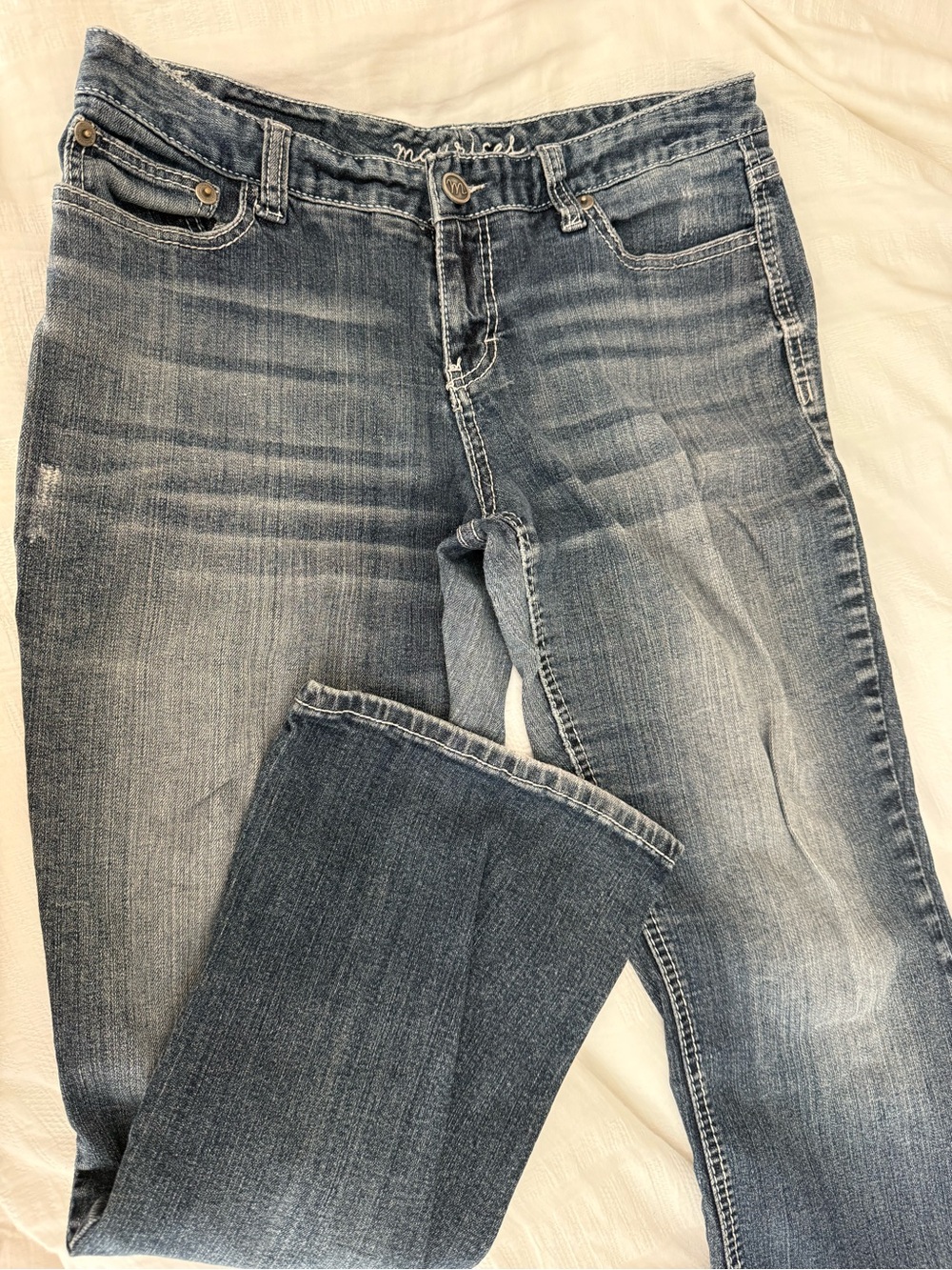 Maurices curvy 11/12 short jeans - Picture 2 of 8